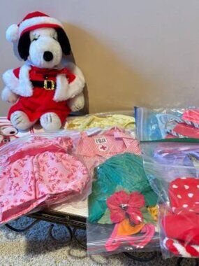 Vintage 1988 Snoopy (Belle) 10" Plush Dog 8734 with 8 Wardrobe Outfits